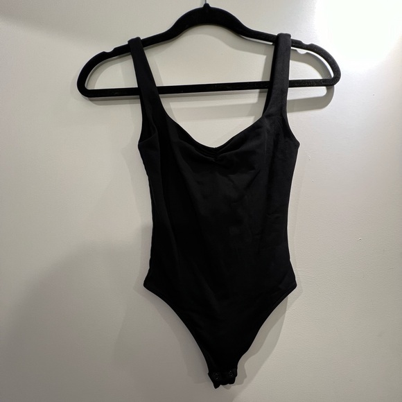 4 ARITZIA bodysuits - Picture 4 of 8